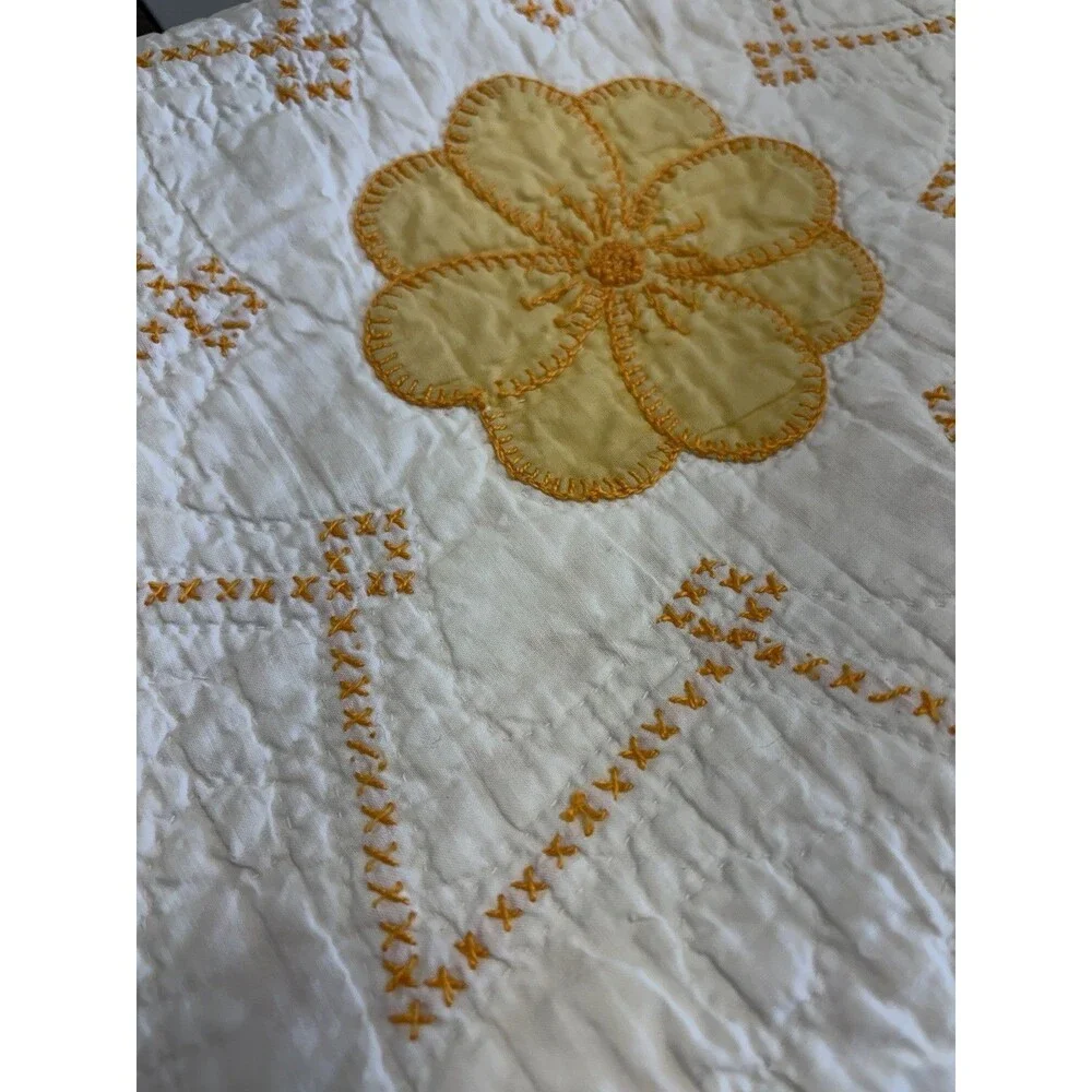 Vintage Hand Stitched Quilt Flower Star Design 68